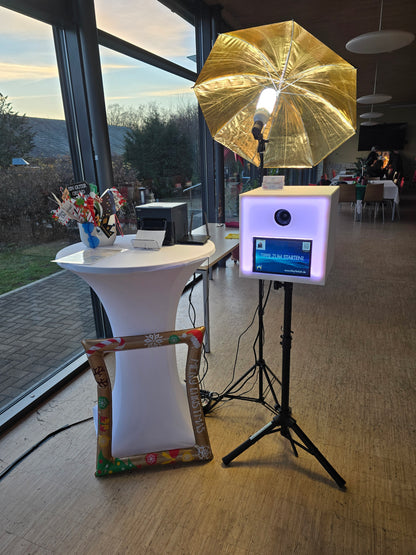 Fotobox - Paket 4 (Inkl. DNP + Hintergrundsystem + Auf- und Abbau im Raum Braunschweig)